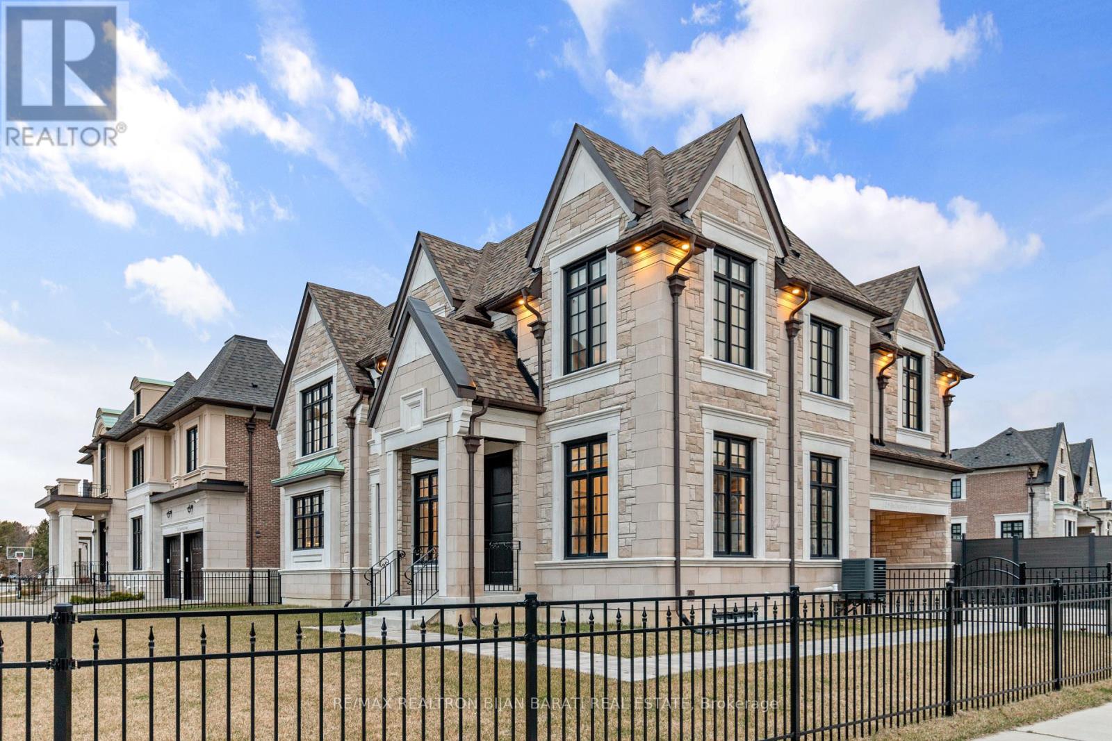 29 BALLYCONNOR COURT