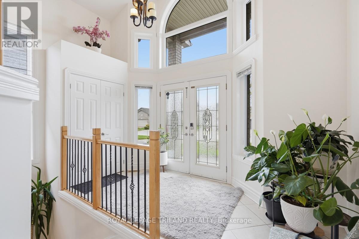 1687 SEYMOUR CRESCENT