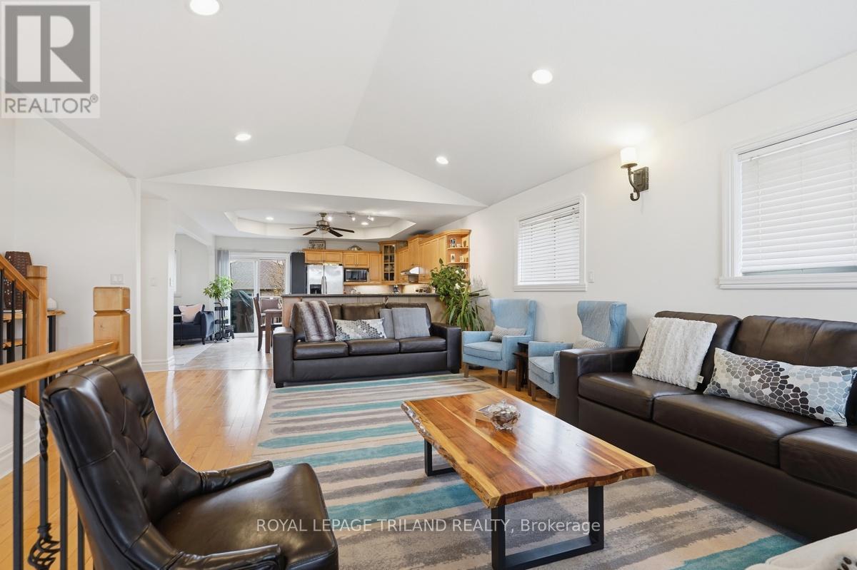 1687 SEYMOUR CRESCENT