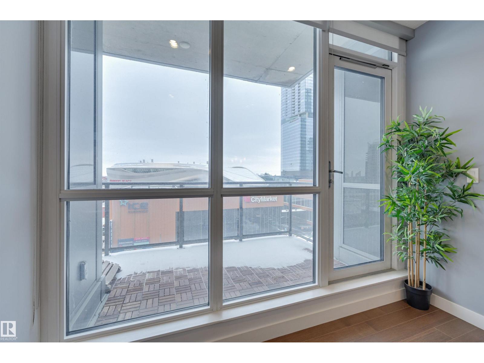 #806 10238 103 ST NW