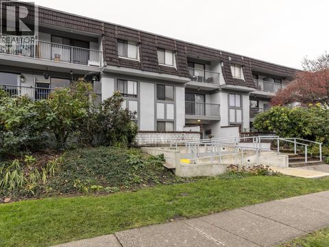 208 275 W 2ND STREET North Vancouver BC V7M1C9