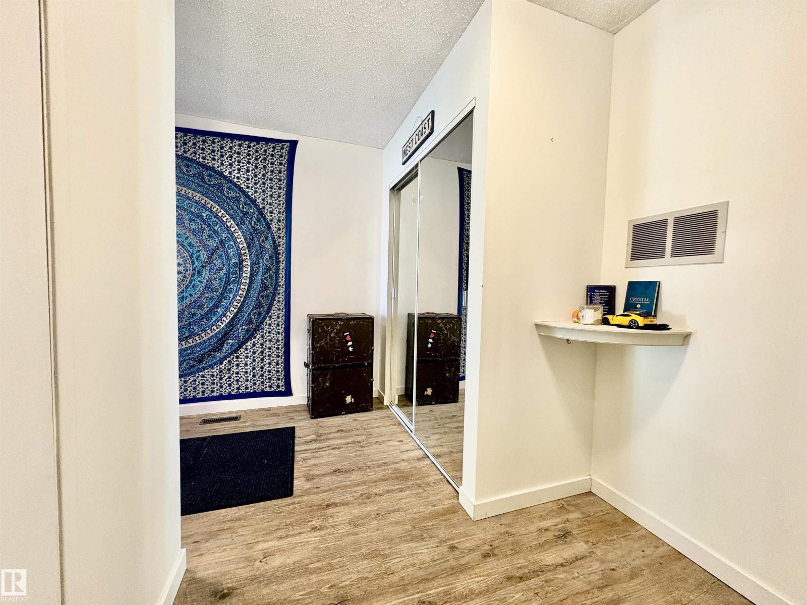 3016 108 ST NW