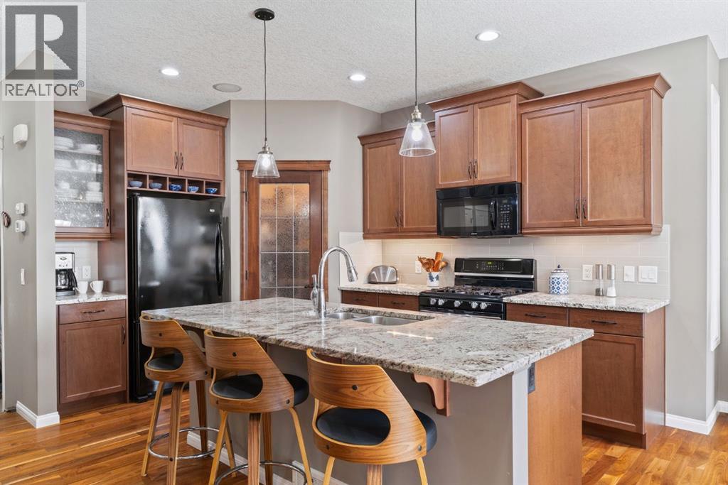 204 Sunset Square