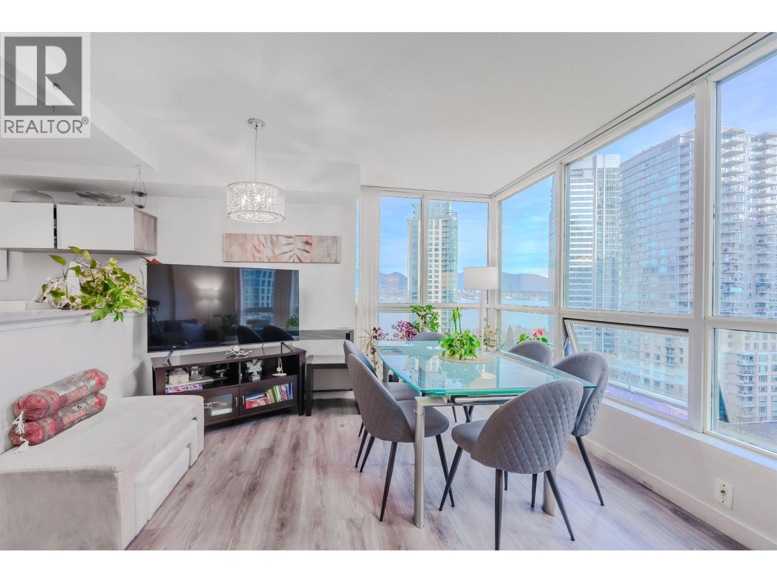 1204 555 JERVIS STREET