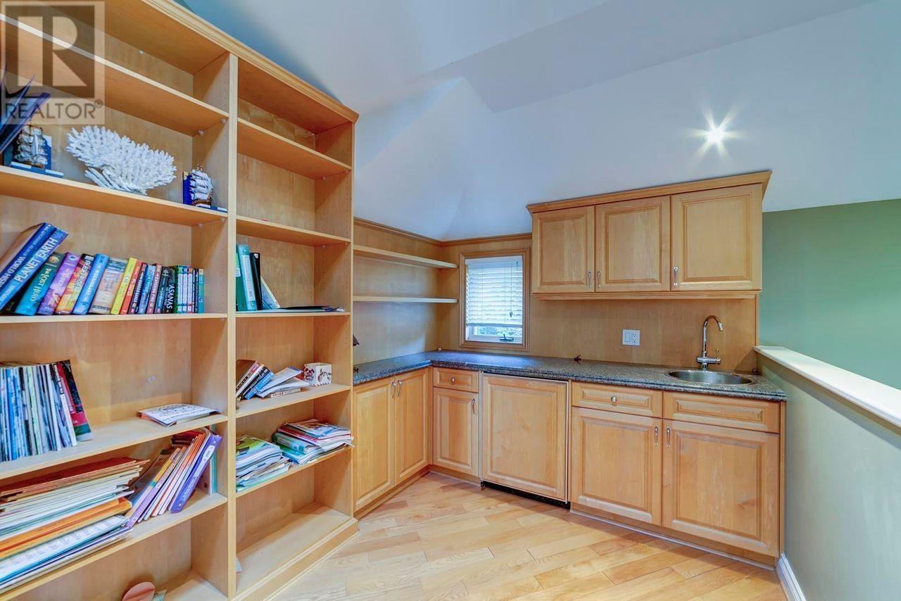 2336 WESTHILL DRIVE