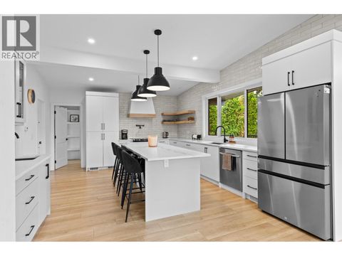 1511 Lambert Avenue Kelowna BC V1Y4H4