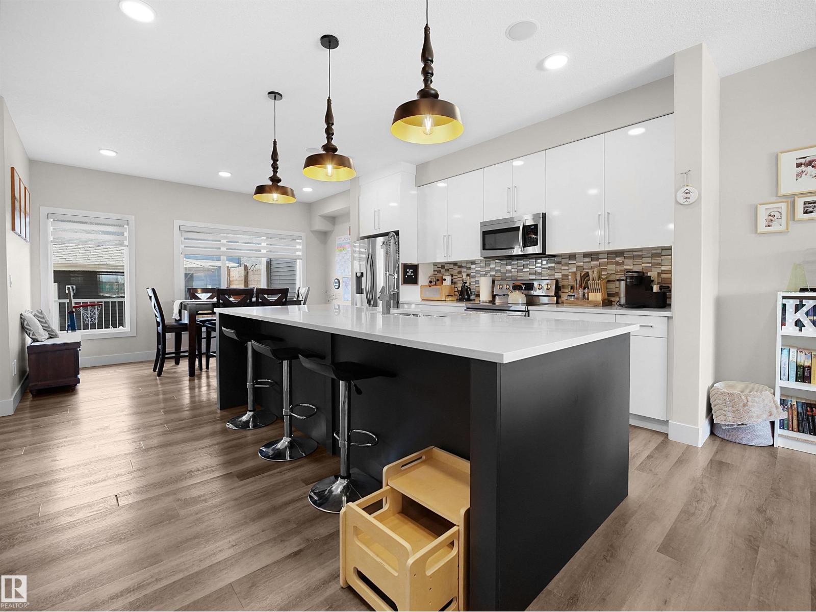 8103 ORCHARDS GREEN GR SW