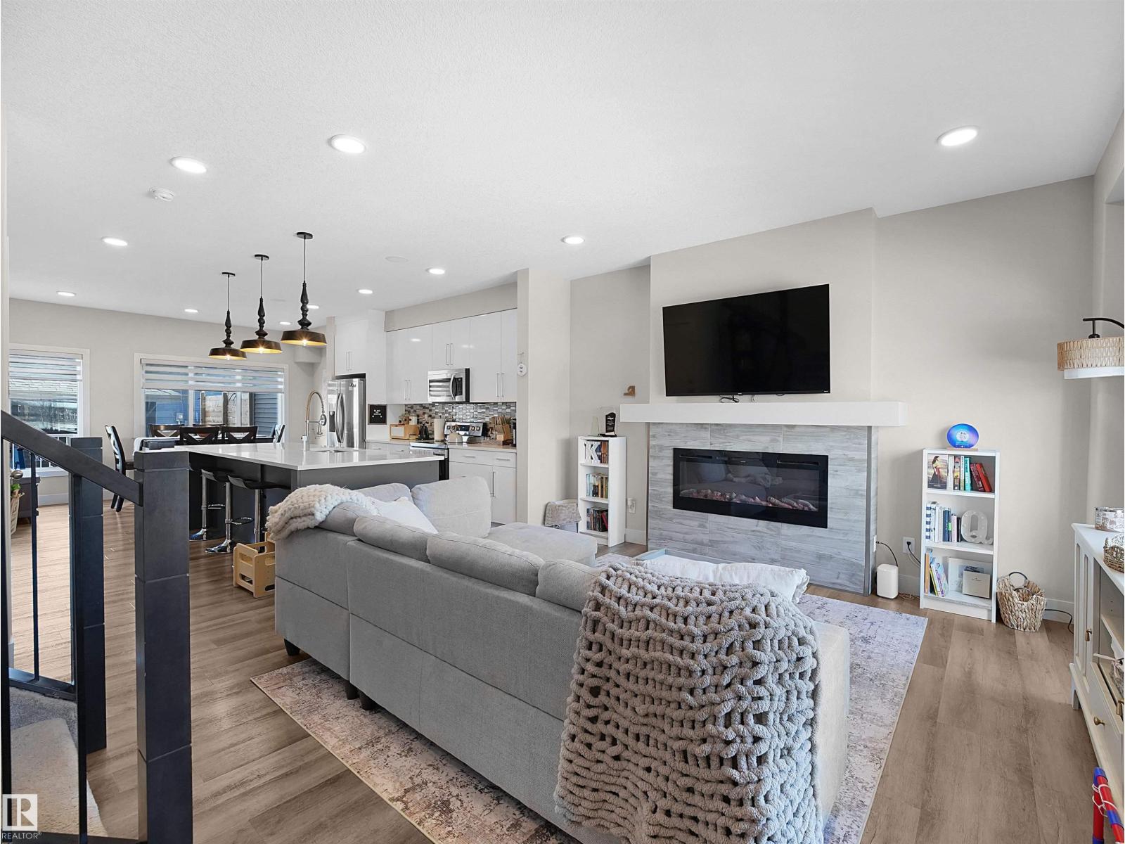 8103 ORCHARDS GREEN GR SW