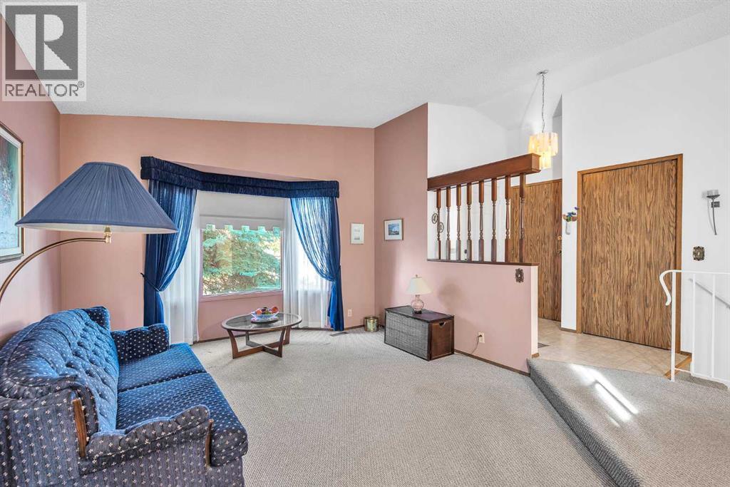 183 Cedardale Place SW