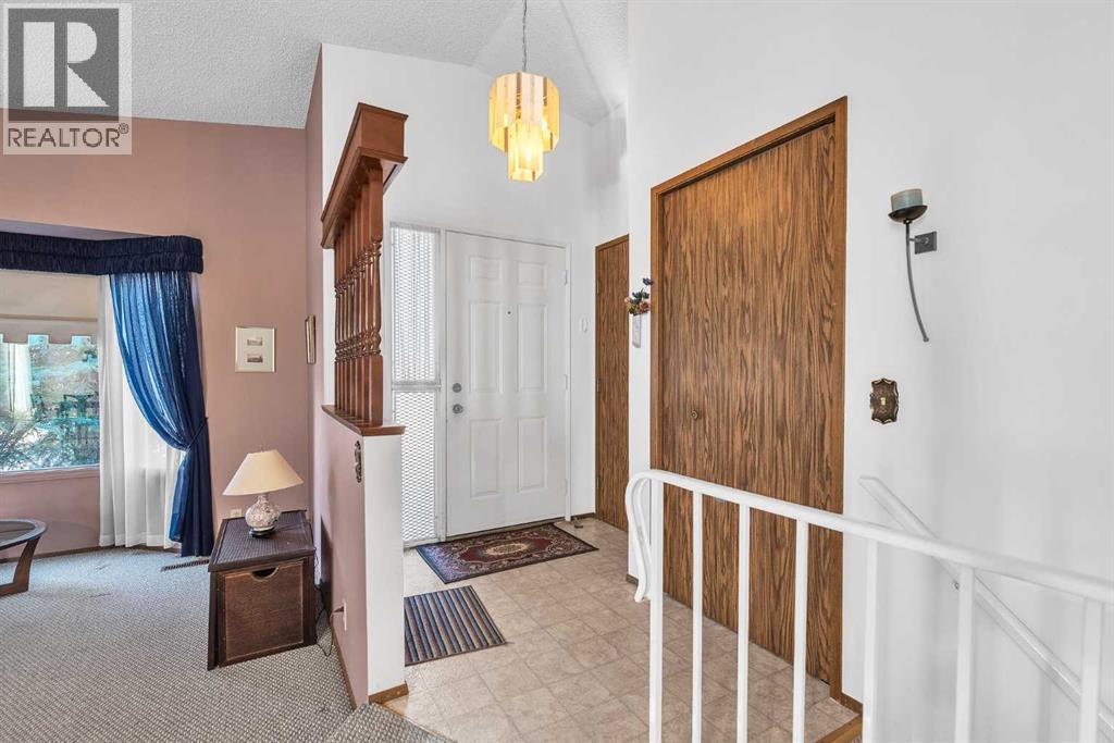 183 Cedardale Place SW