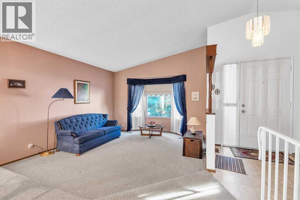 183 Cedardale Place SW