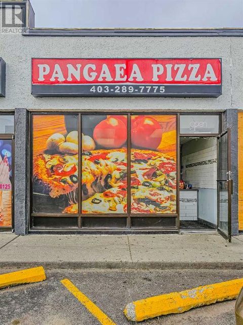 #4, 920 Northmount Drive NW Calgary AB T2L0A9
