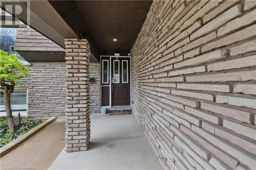 72 UNDERHILL Crescent