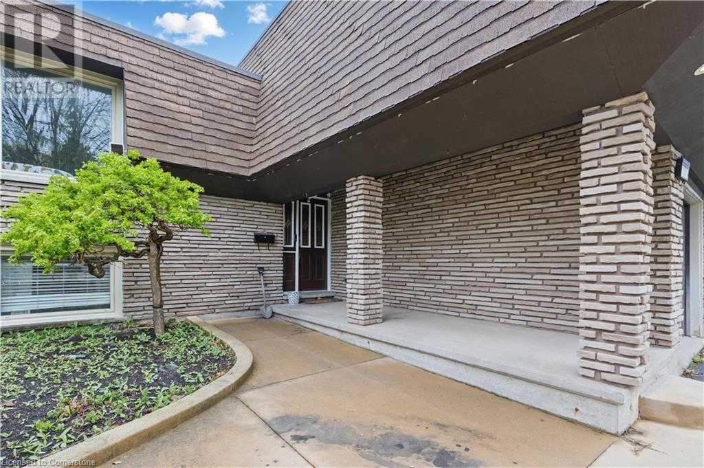 72 UNDERHILL Crescent
