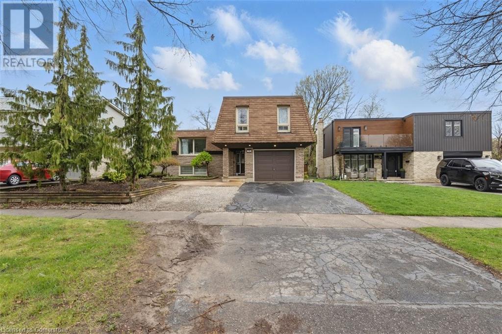 72 UNDERHILL Crescent