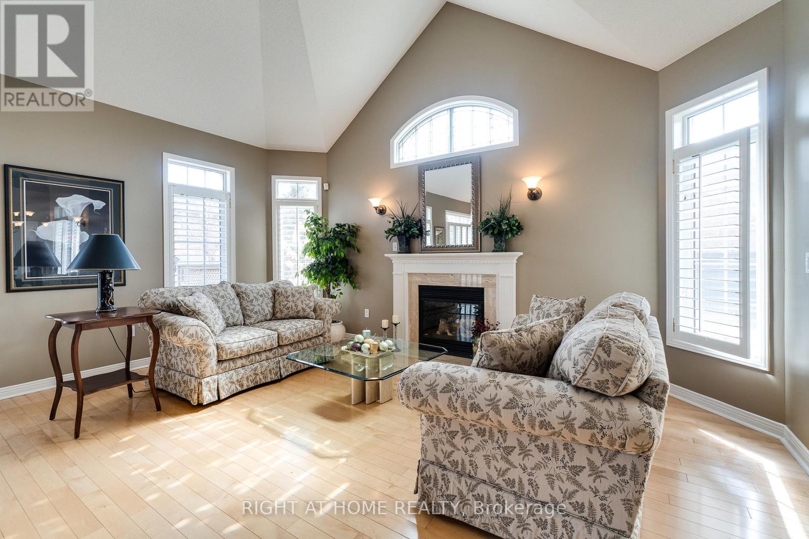 15 - 4280 TAYWOOD DRIVE