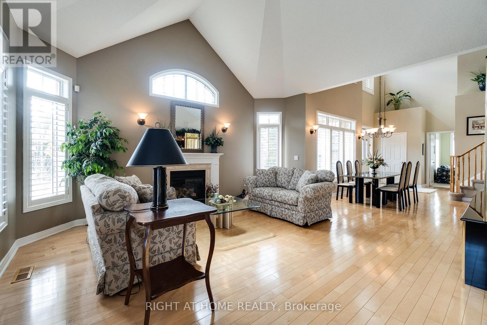 15 - 4280 TAYWOOD DRIVE
