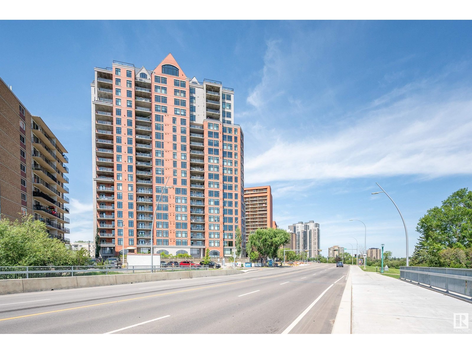 #706 9020 JASPER AV NW