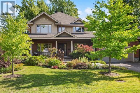 1601 APELDOORN AVENUE Ottawa ON K2C1V4