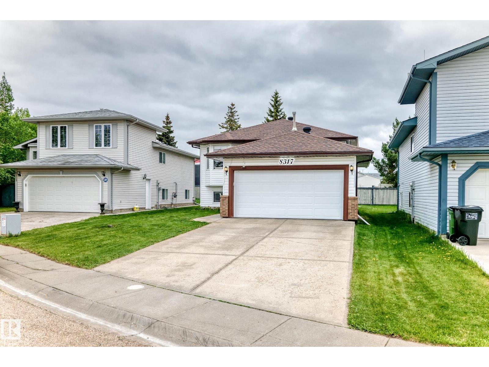 8317 160A AV NW