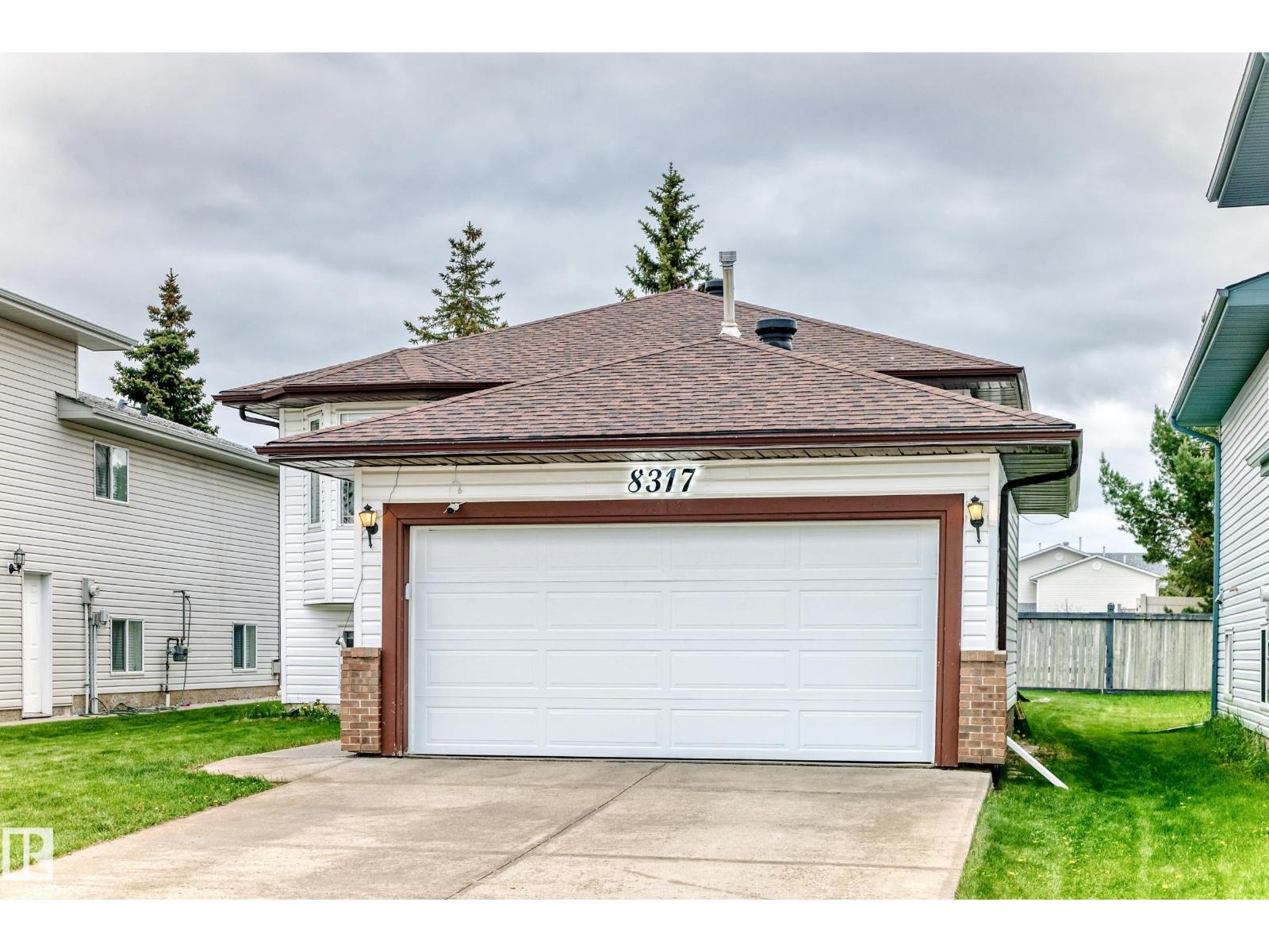 8317 160A AV NW