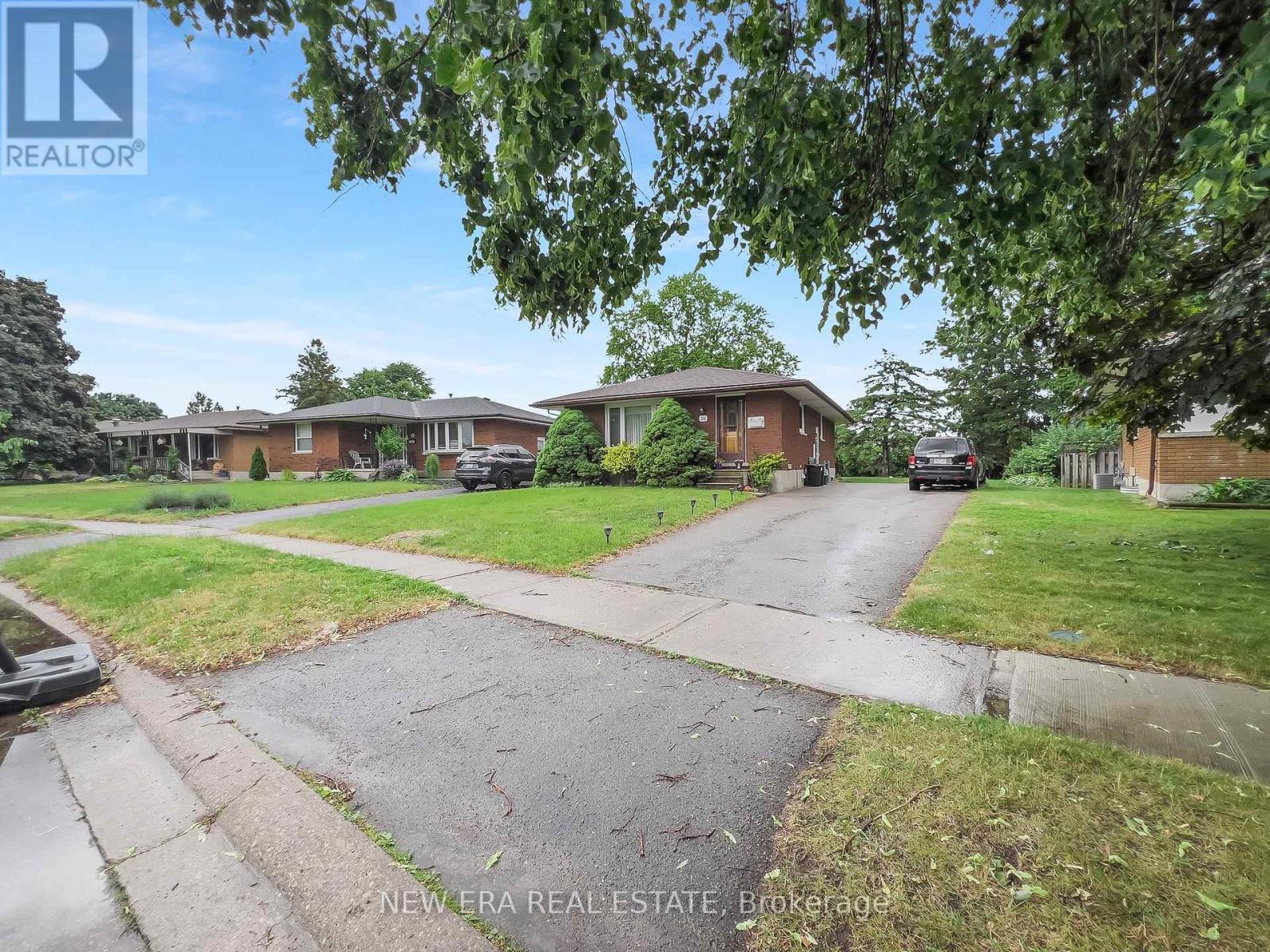 30 BLUERIDGE CRESCENT