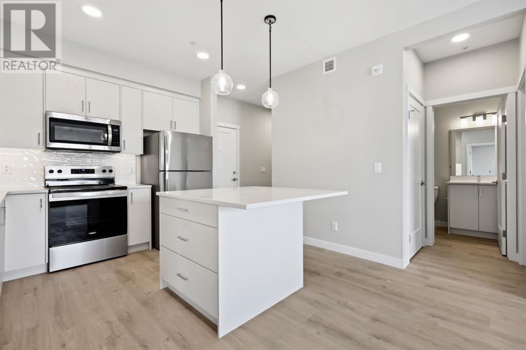 104, 660 Shawnee Square SW