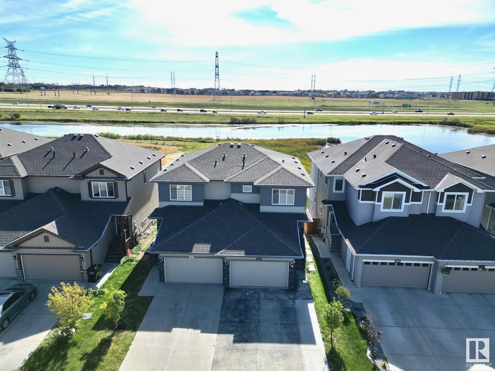 3117 11 AV NW