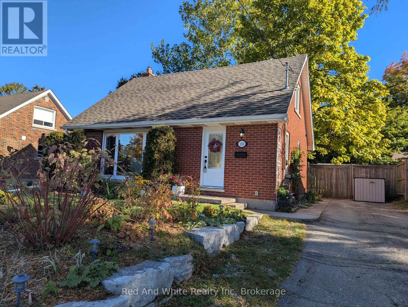 110 ELLIS CRESCENT S