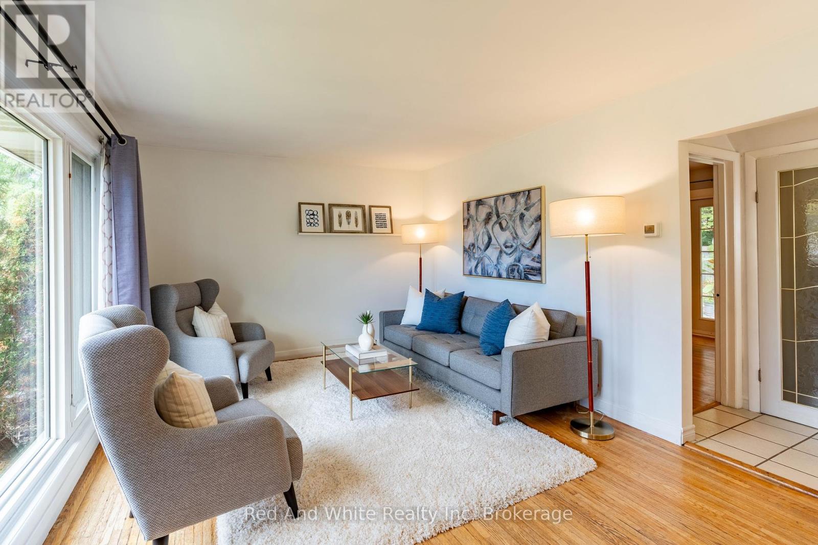 110 ELLIS CRESCENT S