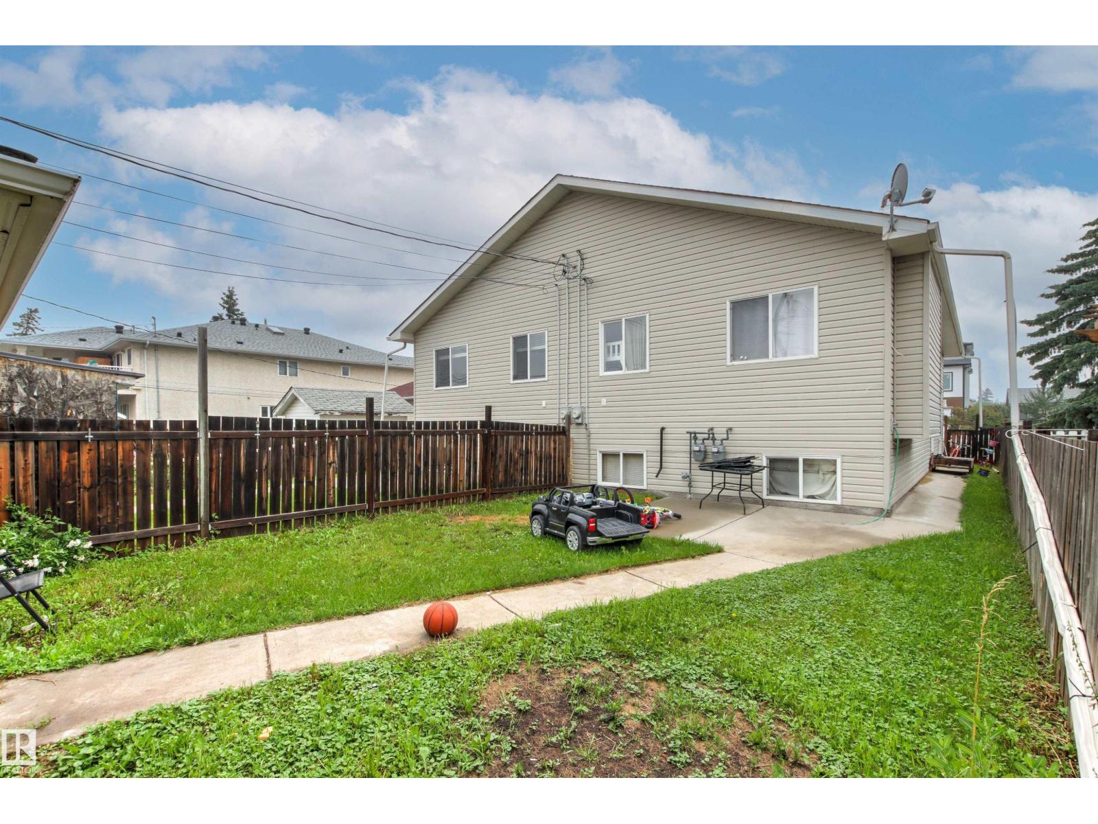 10632 155 ST NW