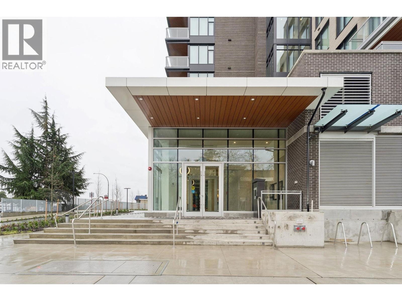 317 755 HARBOURSIDE DRIVE