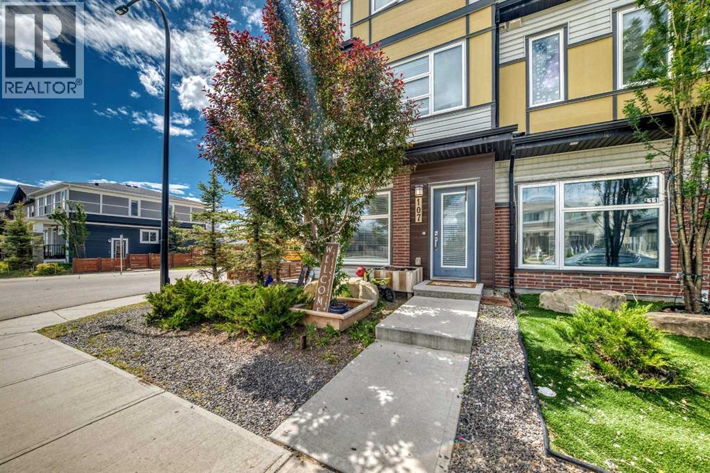107 Lucas Boulevard NW