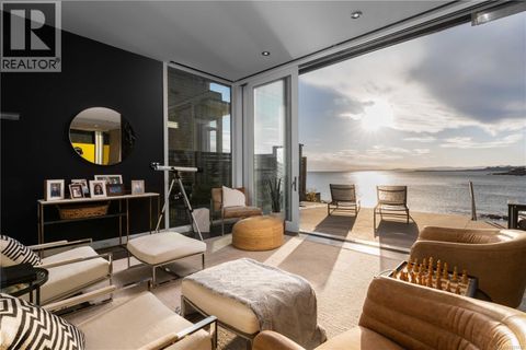 2086 Marne St Oak Bay BC V8S4J8