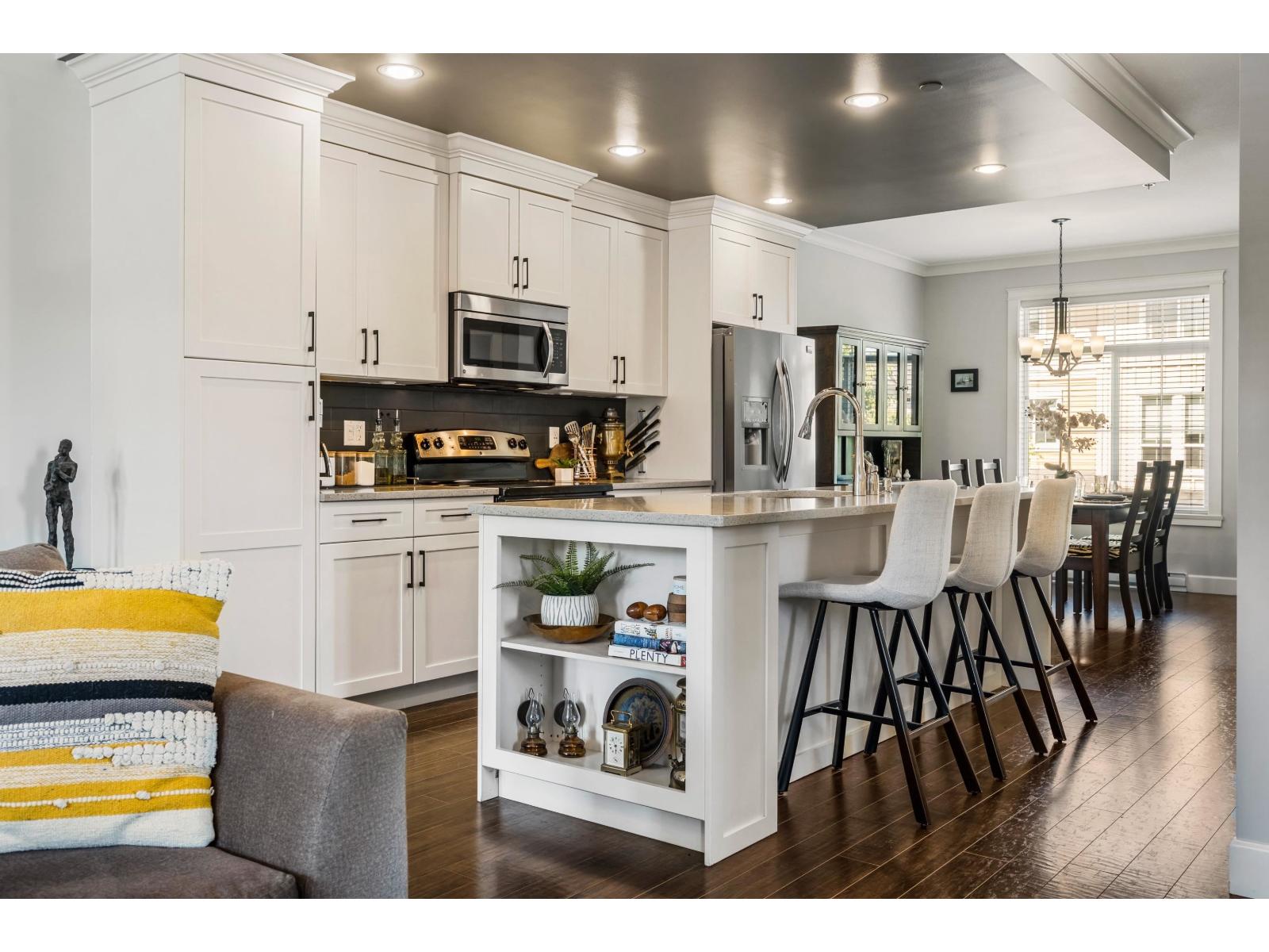 42 45290 SOOWAHLIE CRESCENT|Garrison Crossing