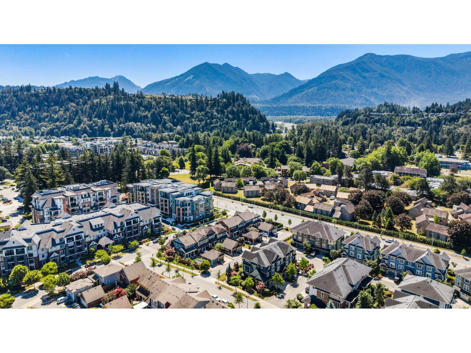 42 45290 SOOWAHLIE CRESCENT|Garrison Crossing