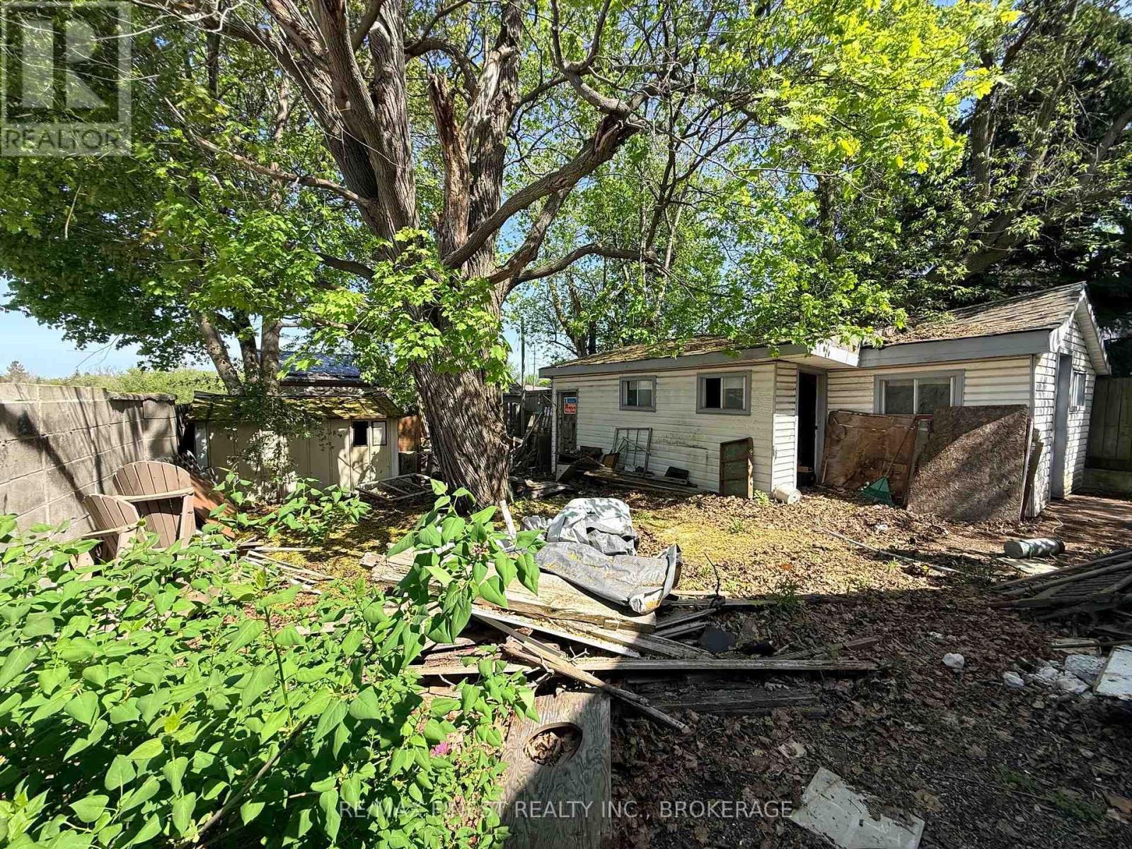 951 DIVISION STREET