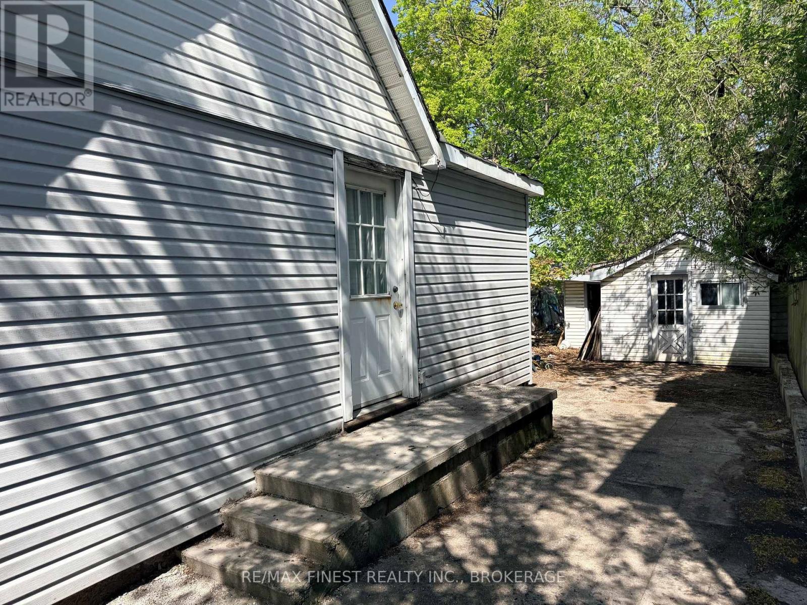 951 DIVISION STREET