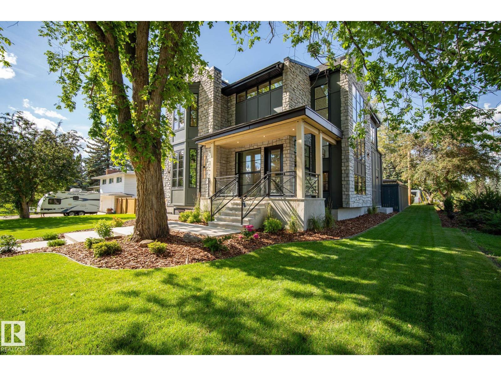 13804 85 AV NW