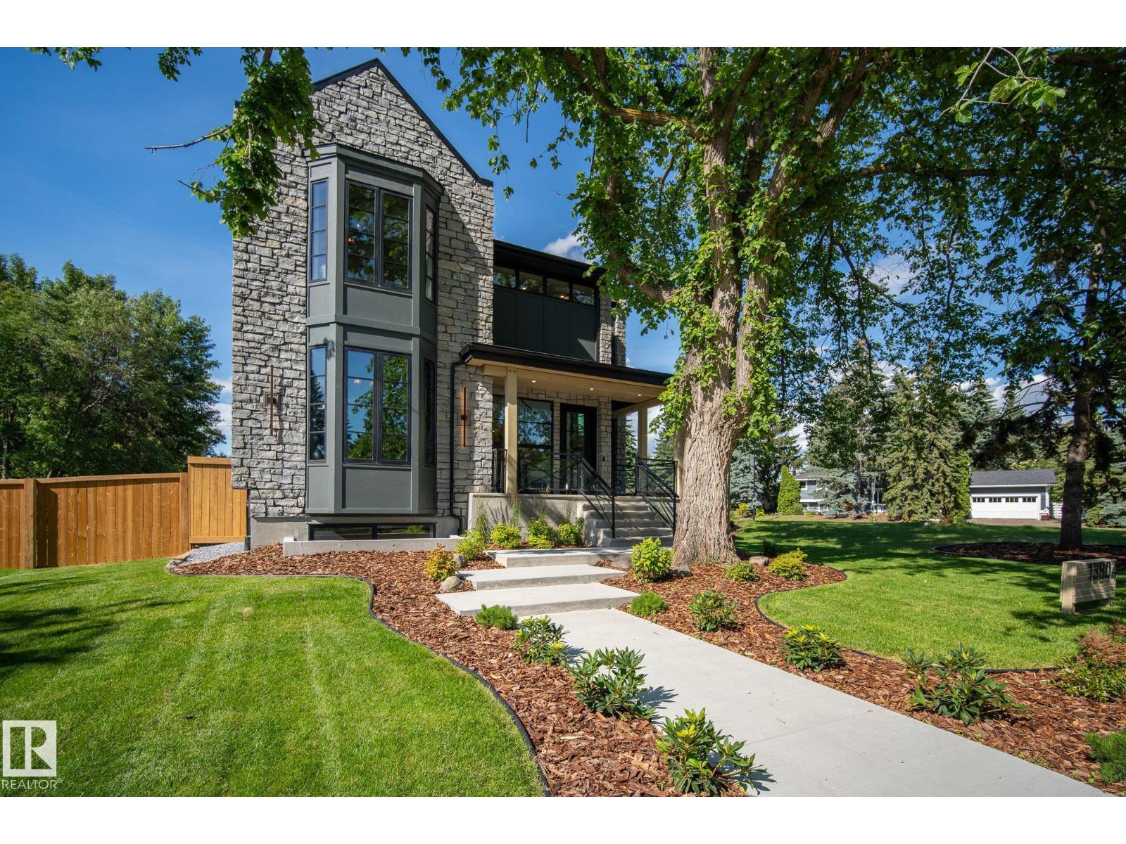 13804 85 AV NW