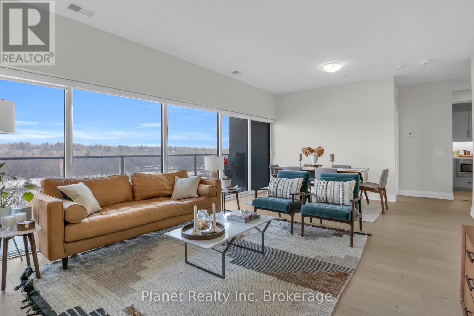 712 - 71 WYNDHAM STREET S