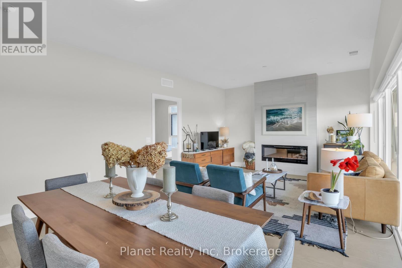 712 - 71 WYNDHAM STREET S