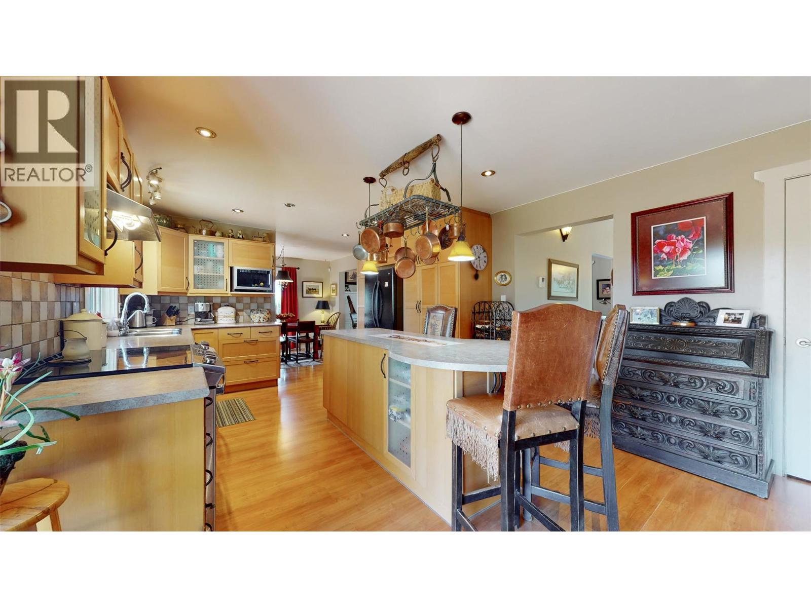 205 GREASEWOOD Avenue