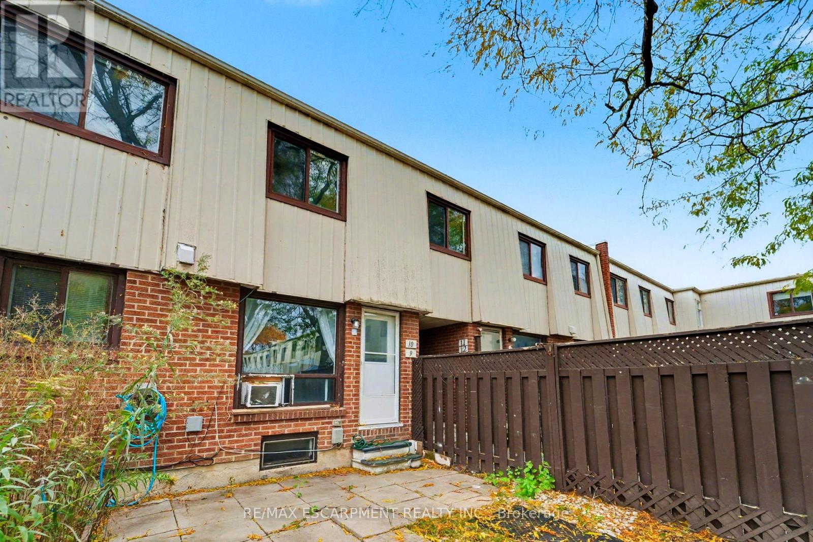 9 - 1100 OXFORD STREET