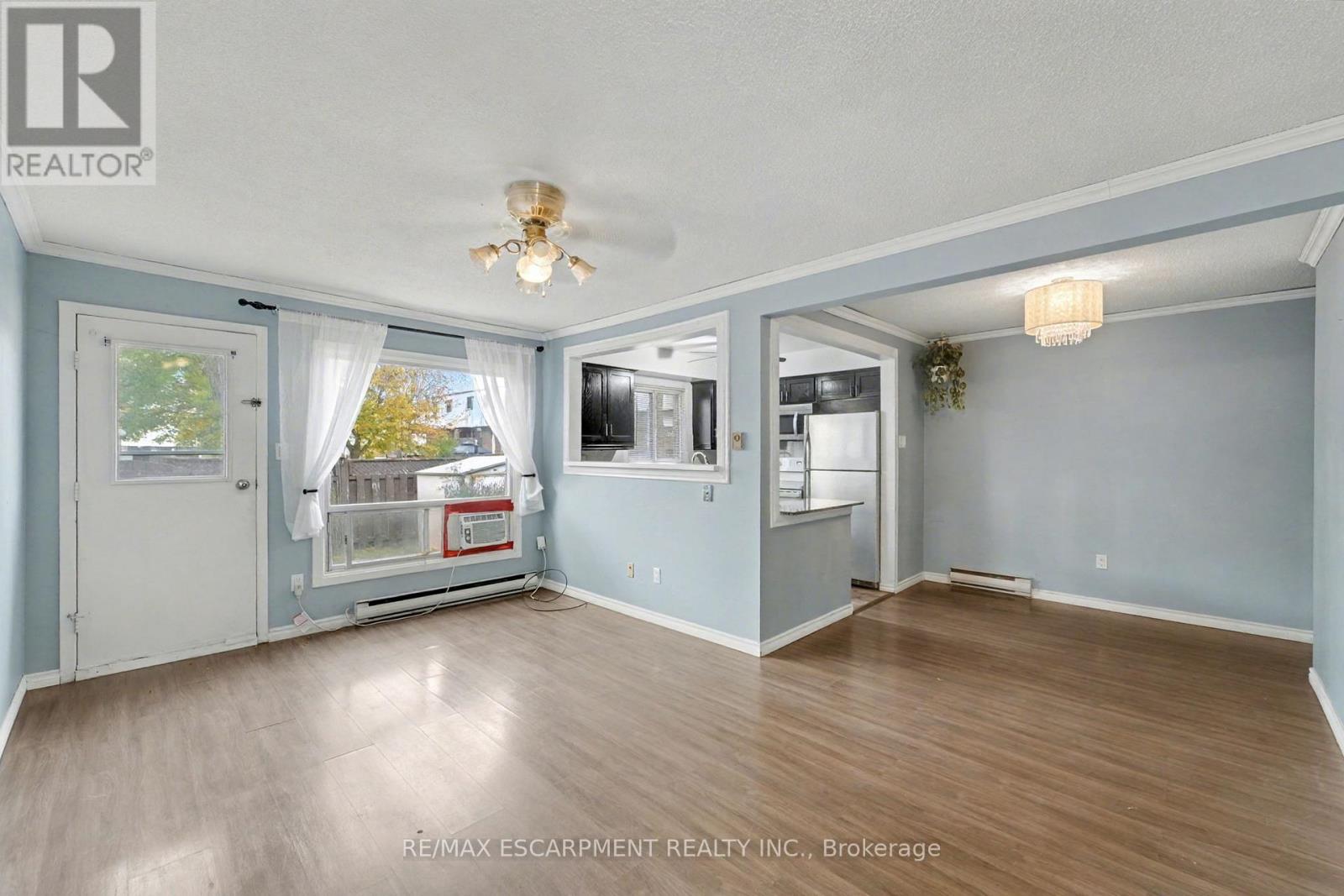 9 - 1100 OXFORD STREET