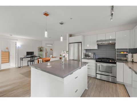 202 3323 151 STREET Surrey BC V3Z0L3