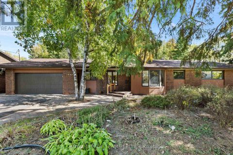 1495 PRINCE OF WALES DRIVE Ottawa ON K2C1N8