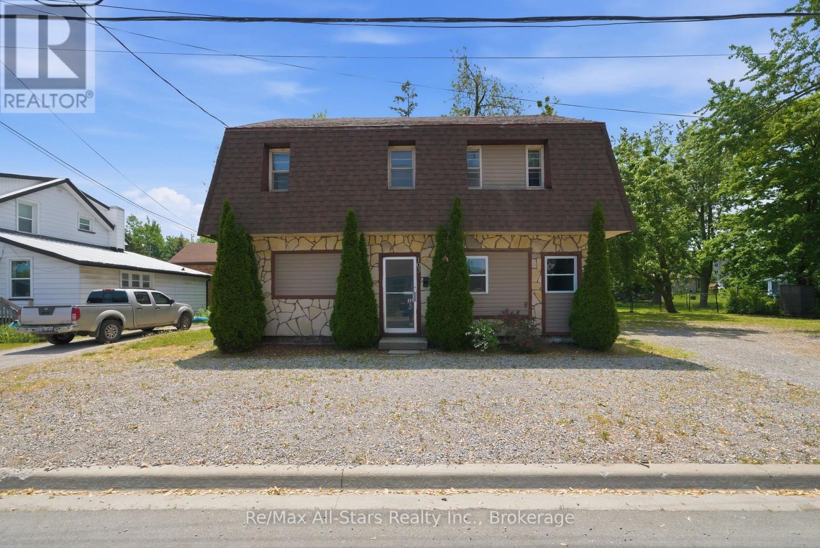 Photo 1 of 27 — 103 DURHAM STREET W, Kawartha Lakes (Lindsay), ON K9V2R2