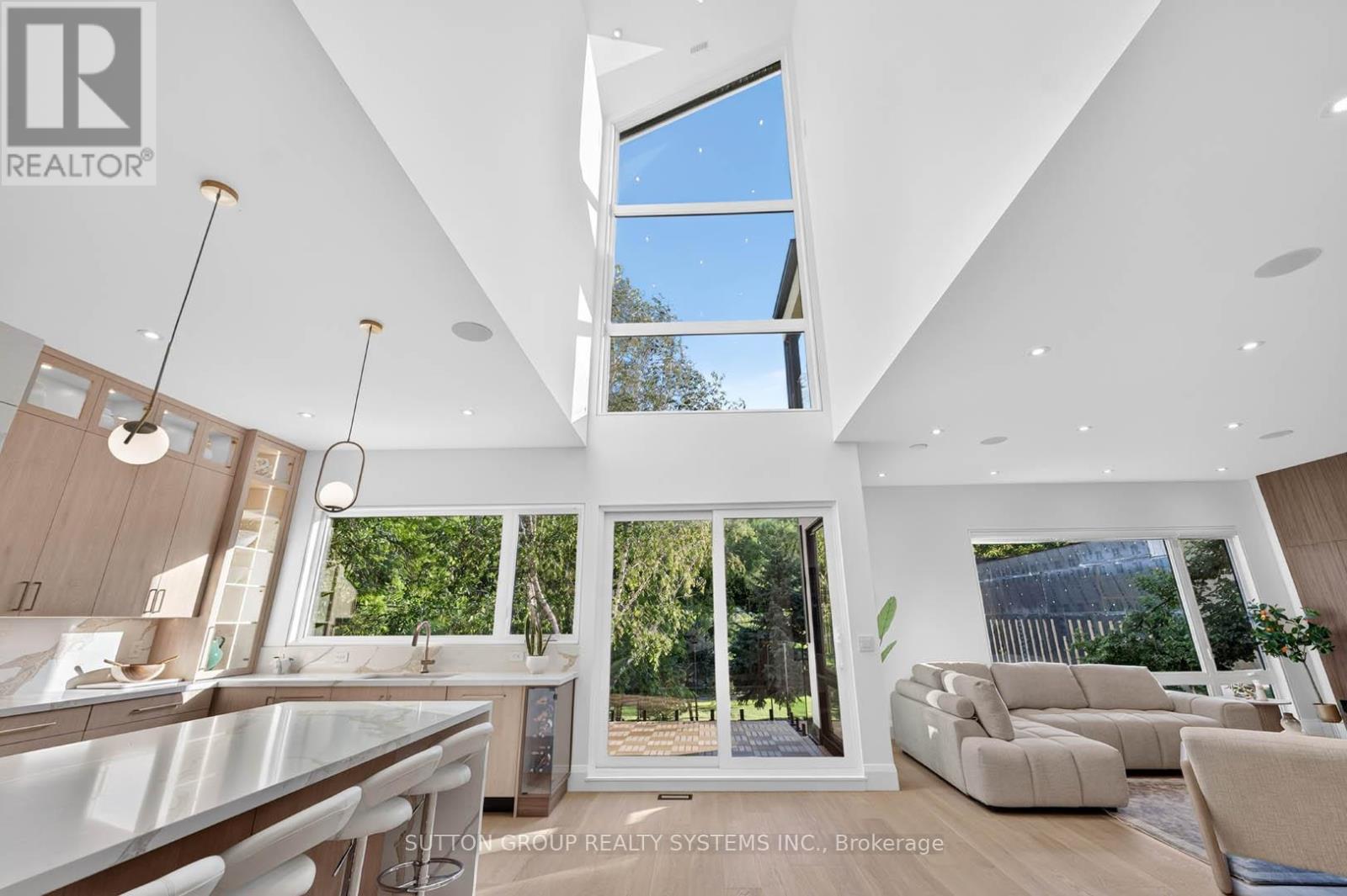 272 RENFORTH DRIVE