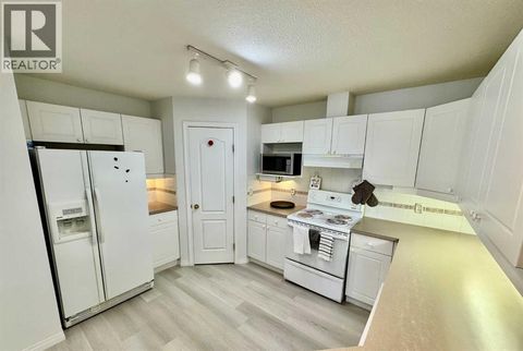 210, 4507 45 Street SW Calgary AB T3E6K7